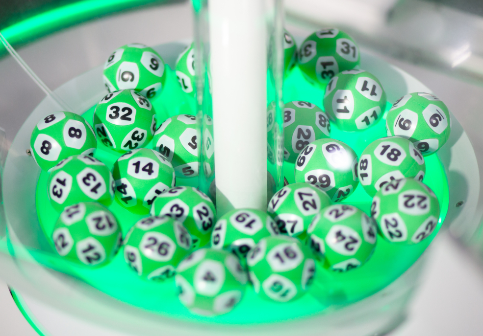Kumlabo vann 1,2 miljoner på Lotto - köper barndomshemmet