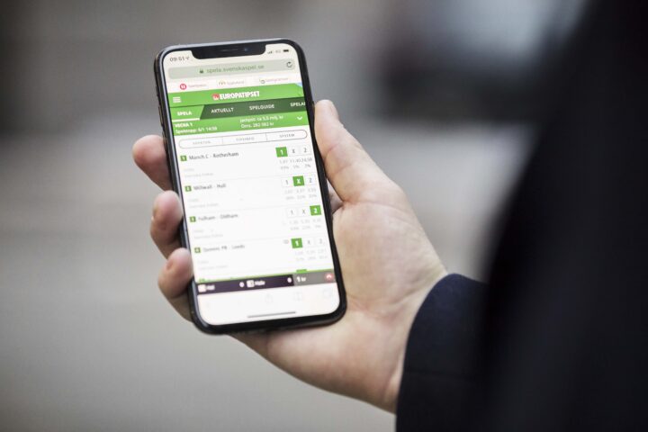 Kompisgänget från Uppsala gick på stockholmsderbyt – vann en miljon kronor på Europatipset!