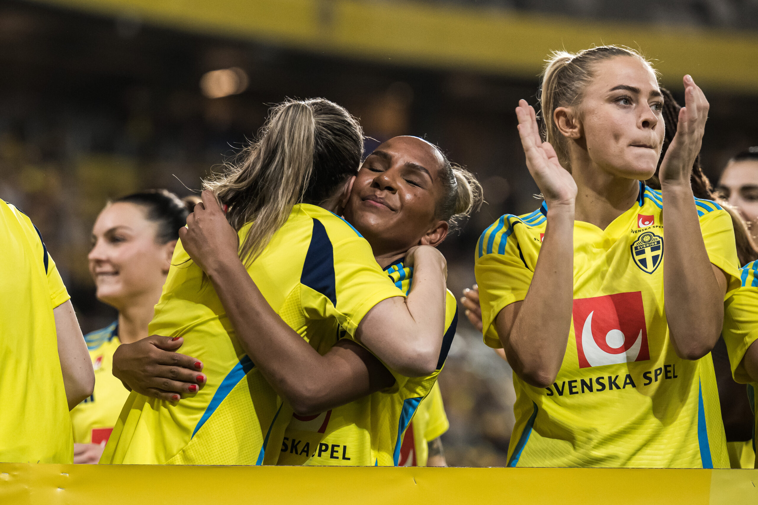 Madelen Janogy, Sverige, jublar efter play off-matchen i UEFA-kvalet till dam-EM i fotboll mellan Sverige och Serbien den 3 december 2024 i Stockholm.