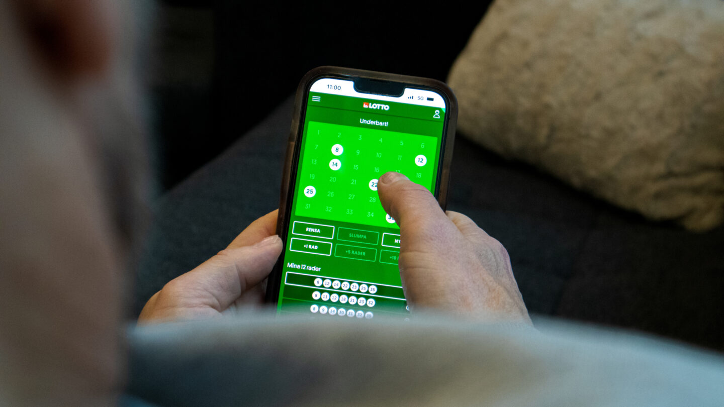 En pensionerad man från Laholm blev en av lördagens vinnare i Lotto Andra Chansen. Vinsten på en miljon kronor kommer gå till vardagslyx.