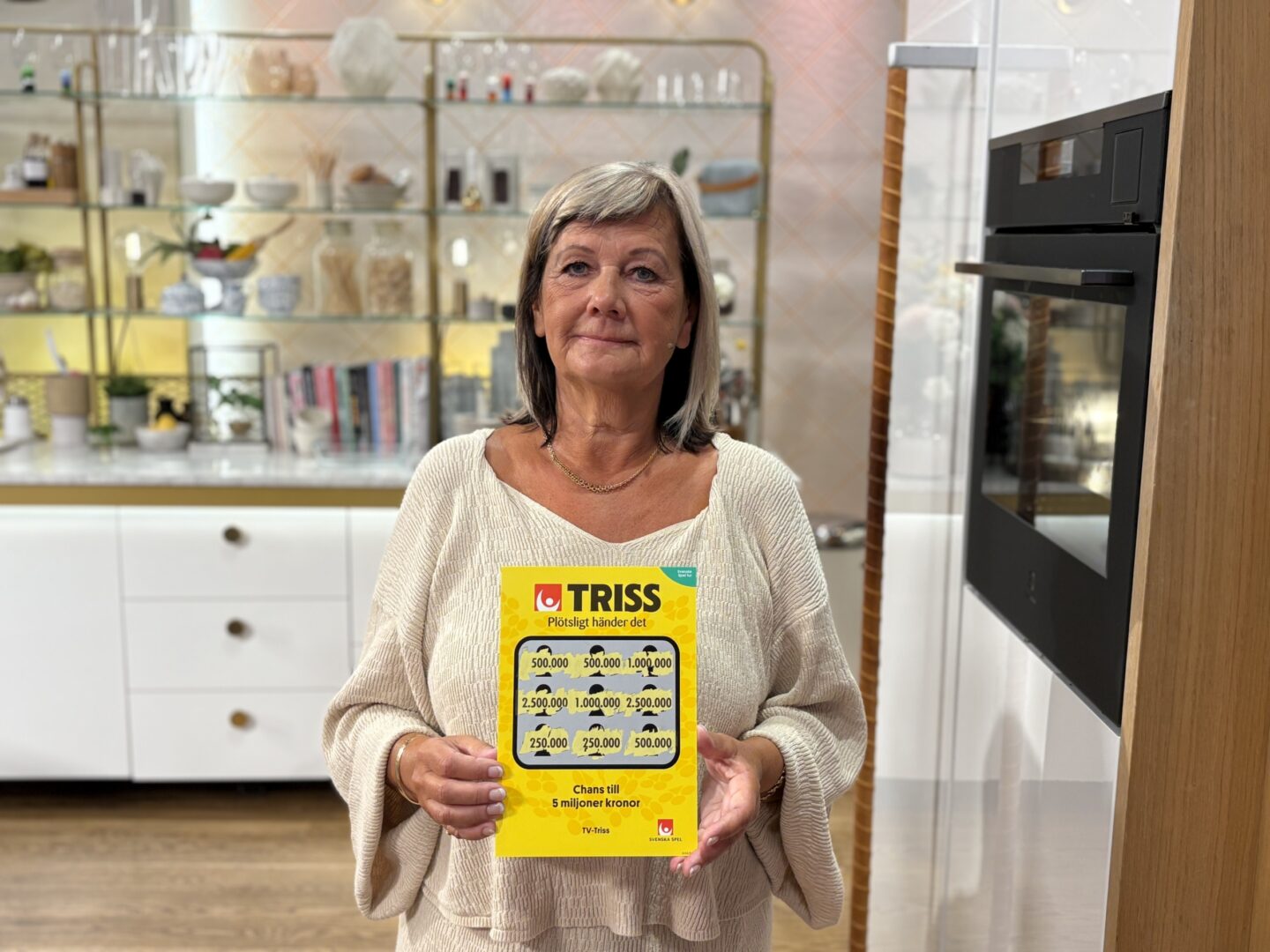 Carina från Dala-Floda skrapade fram en halv miljon kronor på Triss i tv