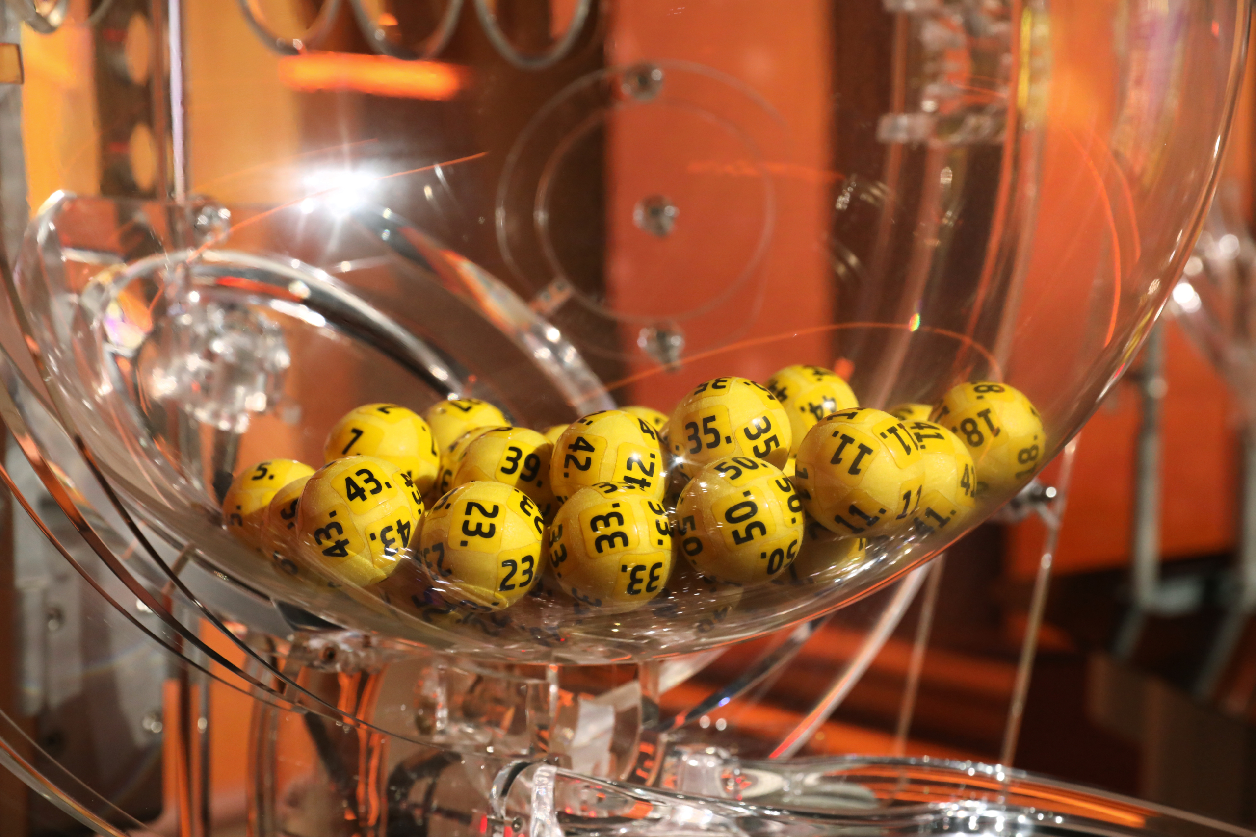 En Eurojackpotspelare från Eslöv prickade in 5+1 rätt under tisdagens dragning och belönades med en vinst på över 13 miljoner kronor.