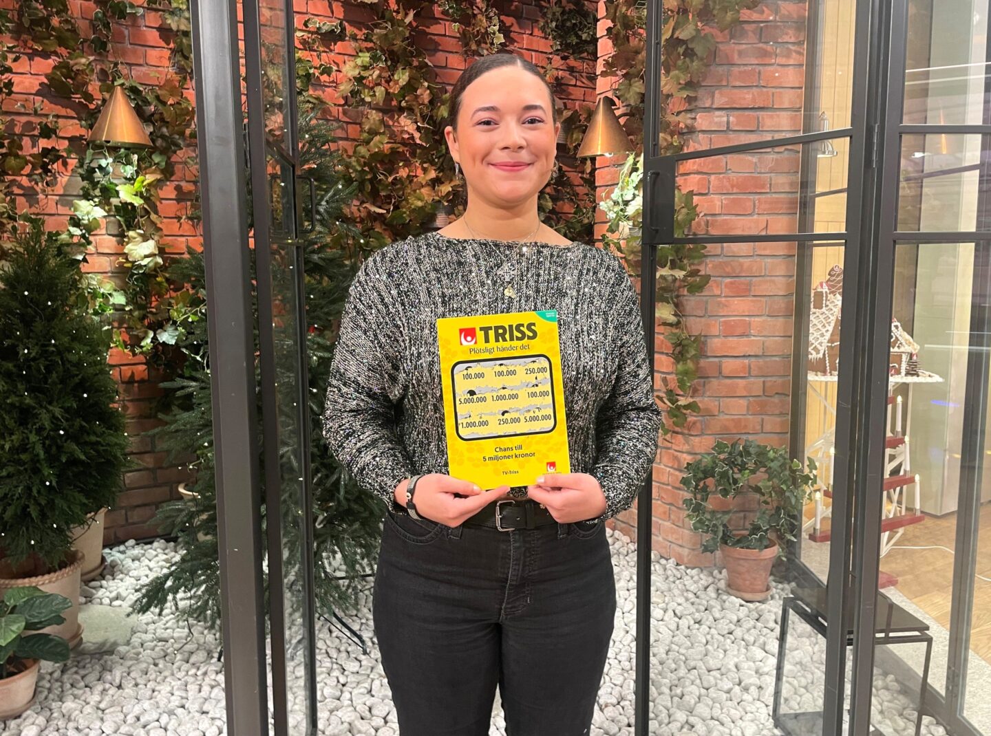 Present tog Ghiselle från Eskilstuna hela vägen till Trisskrapet i tv