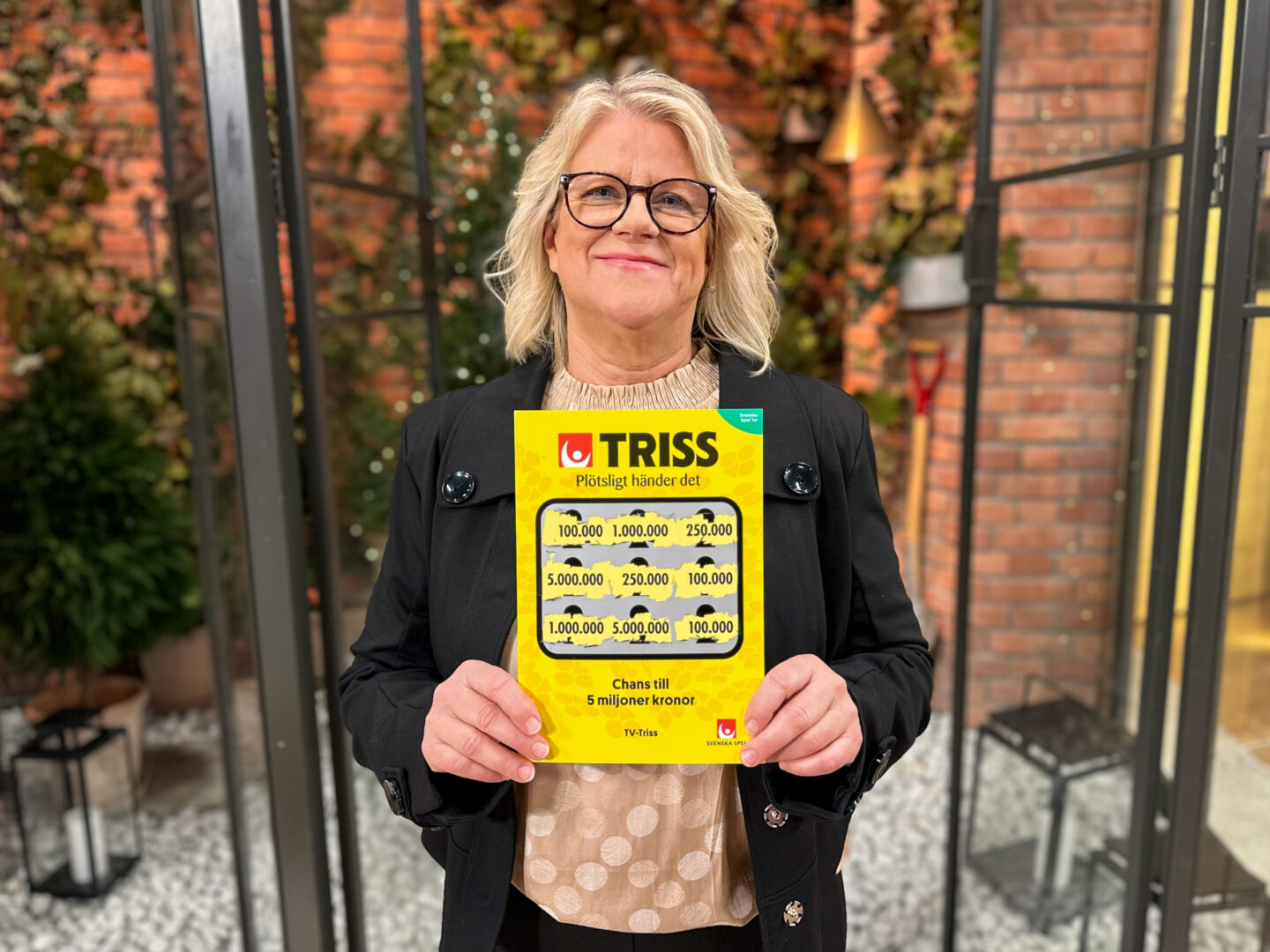 Barnskötaren Alice från Luleå vann 100 000 kronor på Triss i tv två veckor innan pensionering. Nu väntar en guldkantad framtid.