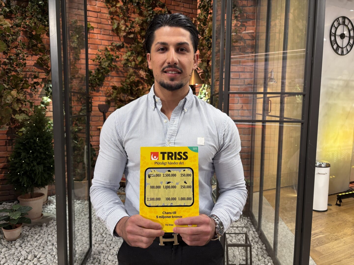 26-åriga snickaren Ali från Kungsbacka skrapade Triss i tv – vann 250 000 kronor