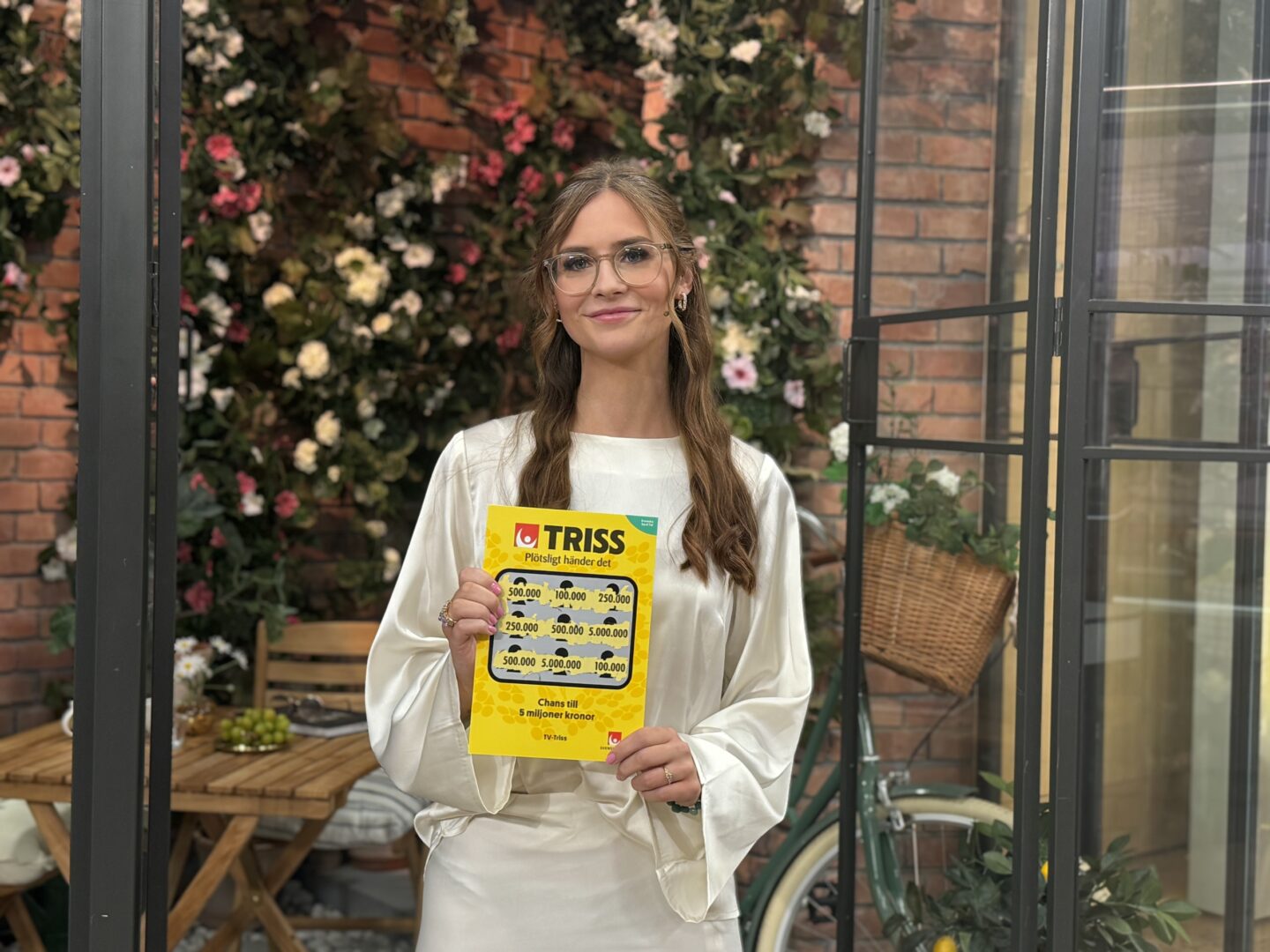 Evelina från Vänersborg vann en halv miljon på Triss – köper bil