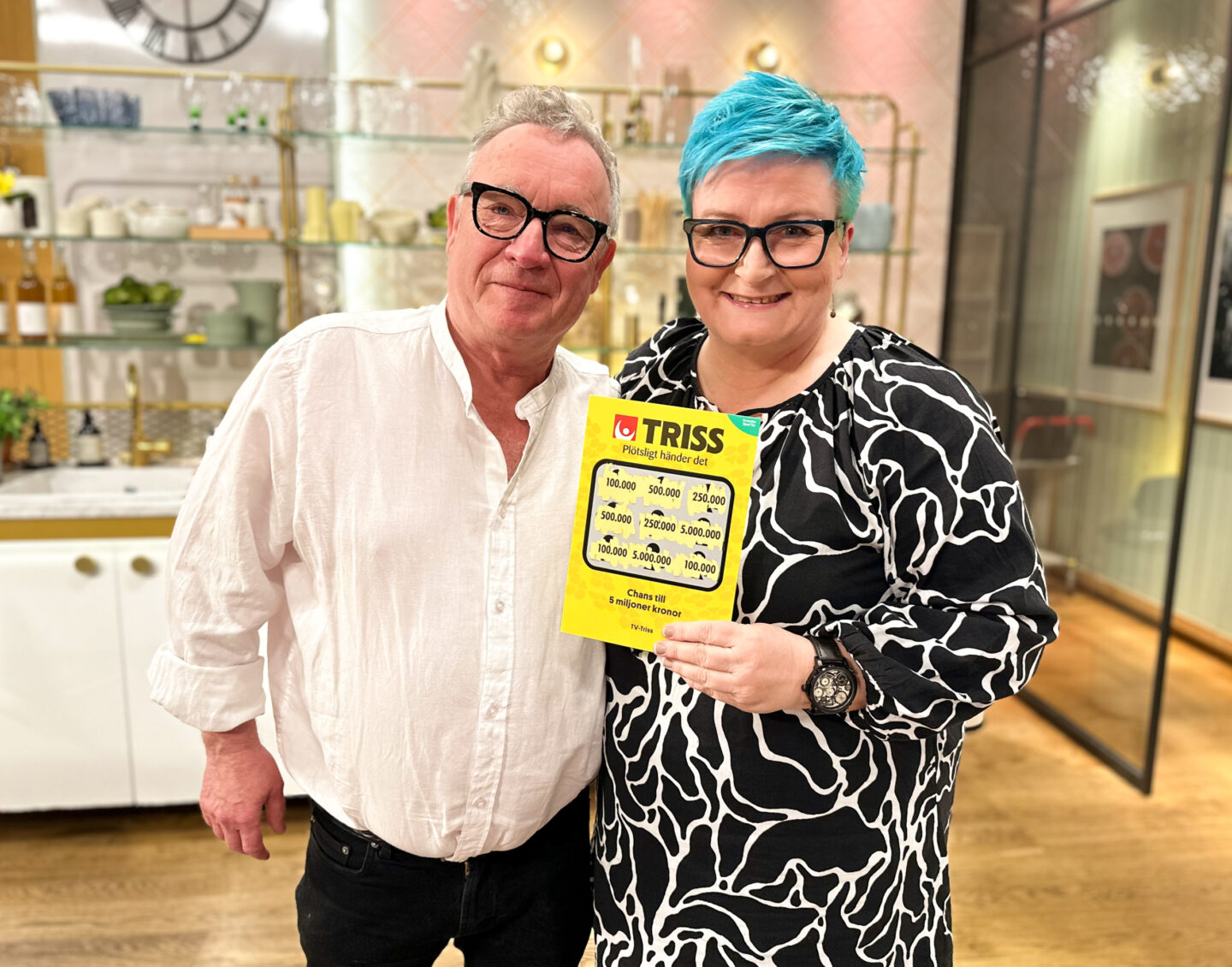 Paret Roland och Stina från Visby vann 100 000 kronor på Triss i TV4 Nyhetsmorgon till en resa till Moseldalen i Tyskland.