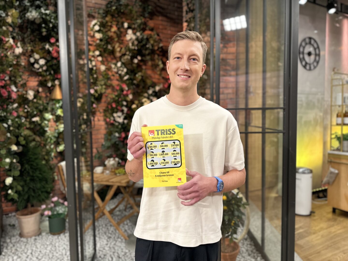 Marcus från Norrköping skrapade fram 100 000 kronor på Triss i TV4 Nyhetsmorgon åt sin farmor.