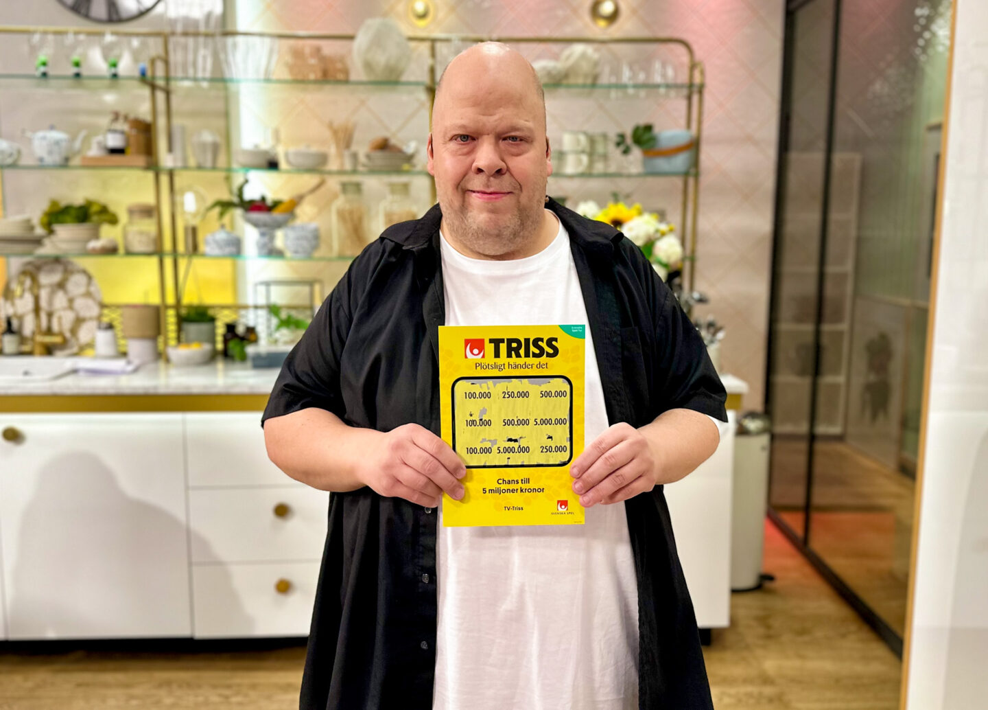 Gruvarbetaren Stig-Björn från Kiruna vann 100 000 kronor på Triss i TV4 Nyhetsmorgon. Nu tar han med familjen på äventyr för vinsten.|Gruvarbetaren Stig-Björn från Kiruna vann 100 000 kronor på Triss i TV4 Nyhetsmorgon. Nu tar han med familjen på äventyr för vinsten.