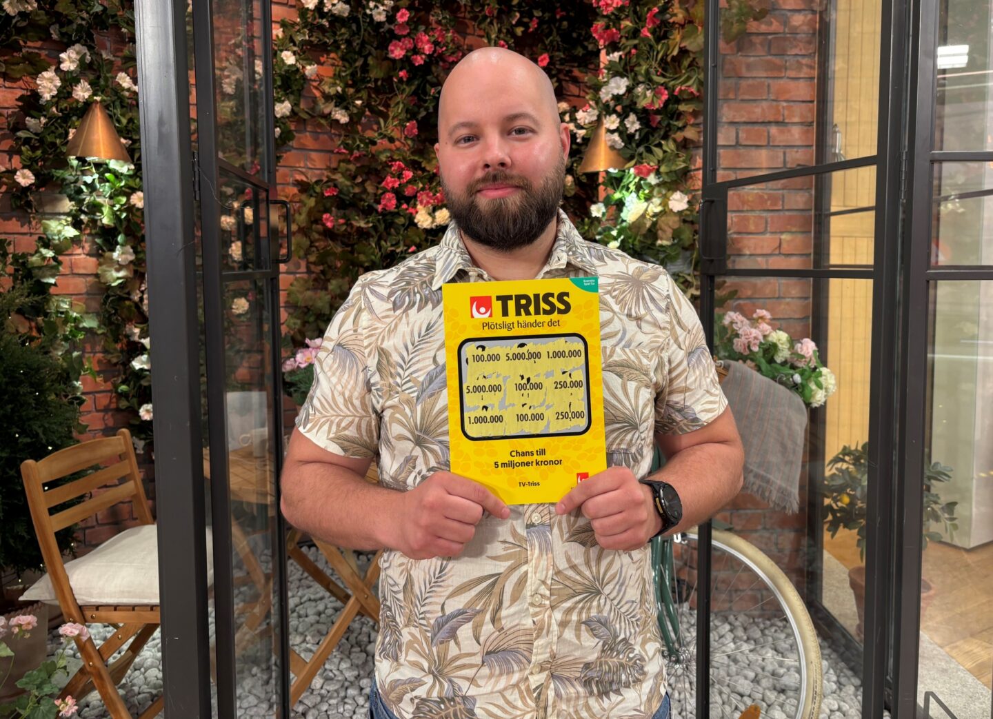 Jerry från Upplands Väsby skrapade Triss i tv – inreder lägenheten med vinsten