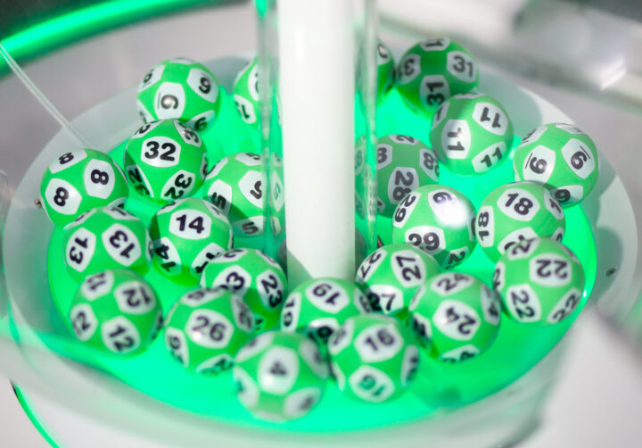 Lottospelare i Lindome vann 11