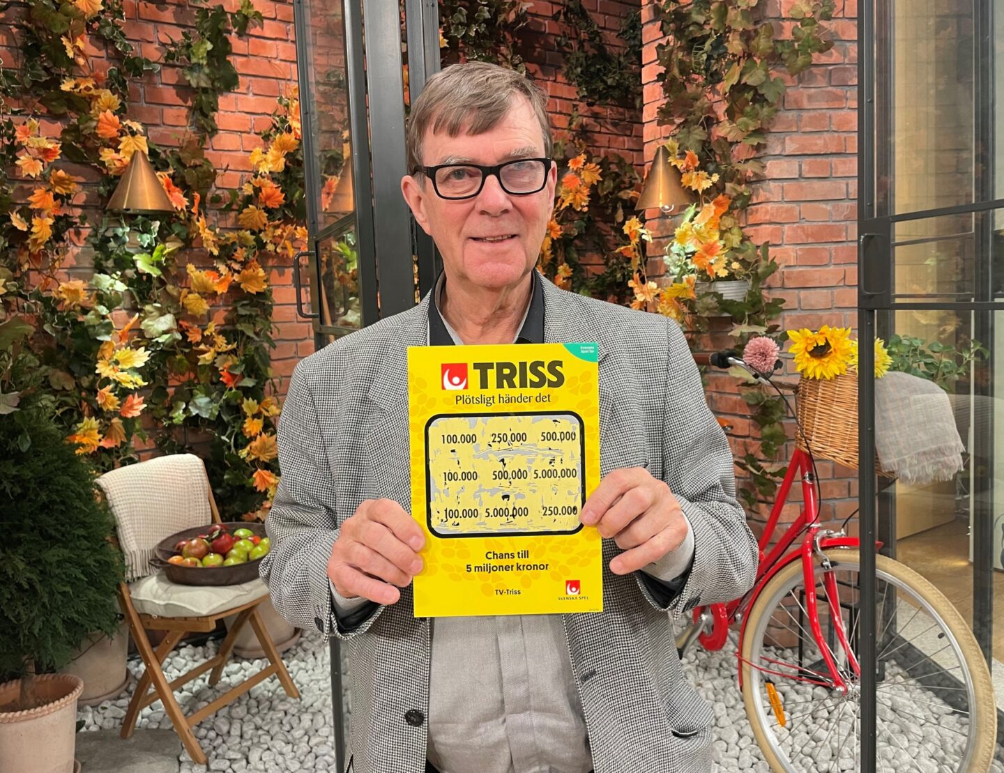 Mats från Ludvika skrapade Triss i tv – delar vinsten med familjen