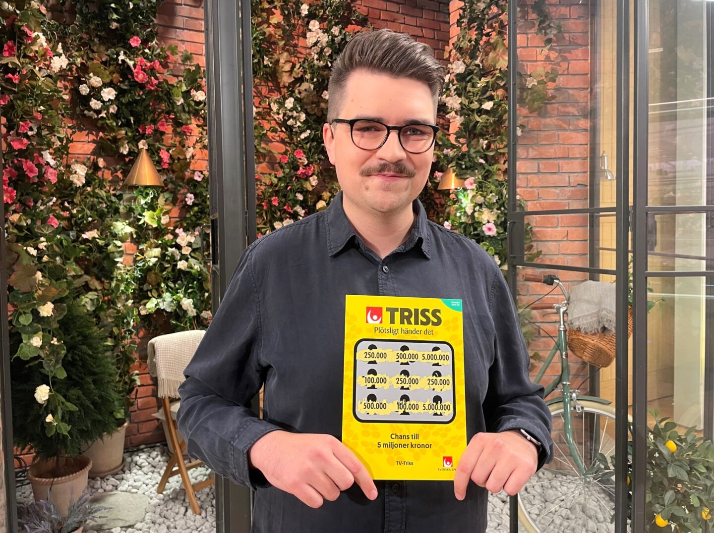 Tågvärden Robin från Obbola skrapade Triss i tv – förverkligar husdröm