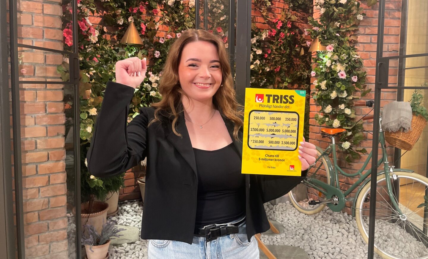 Alingsåsbon Felicia skrapade Triss i tv – förverkligar husdröm