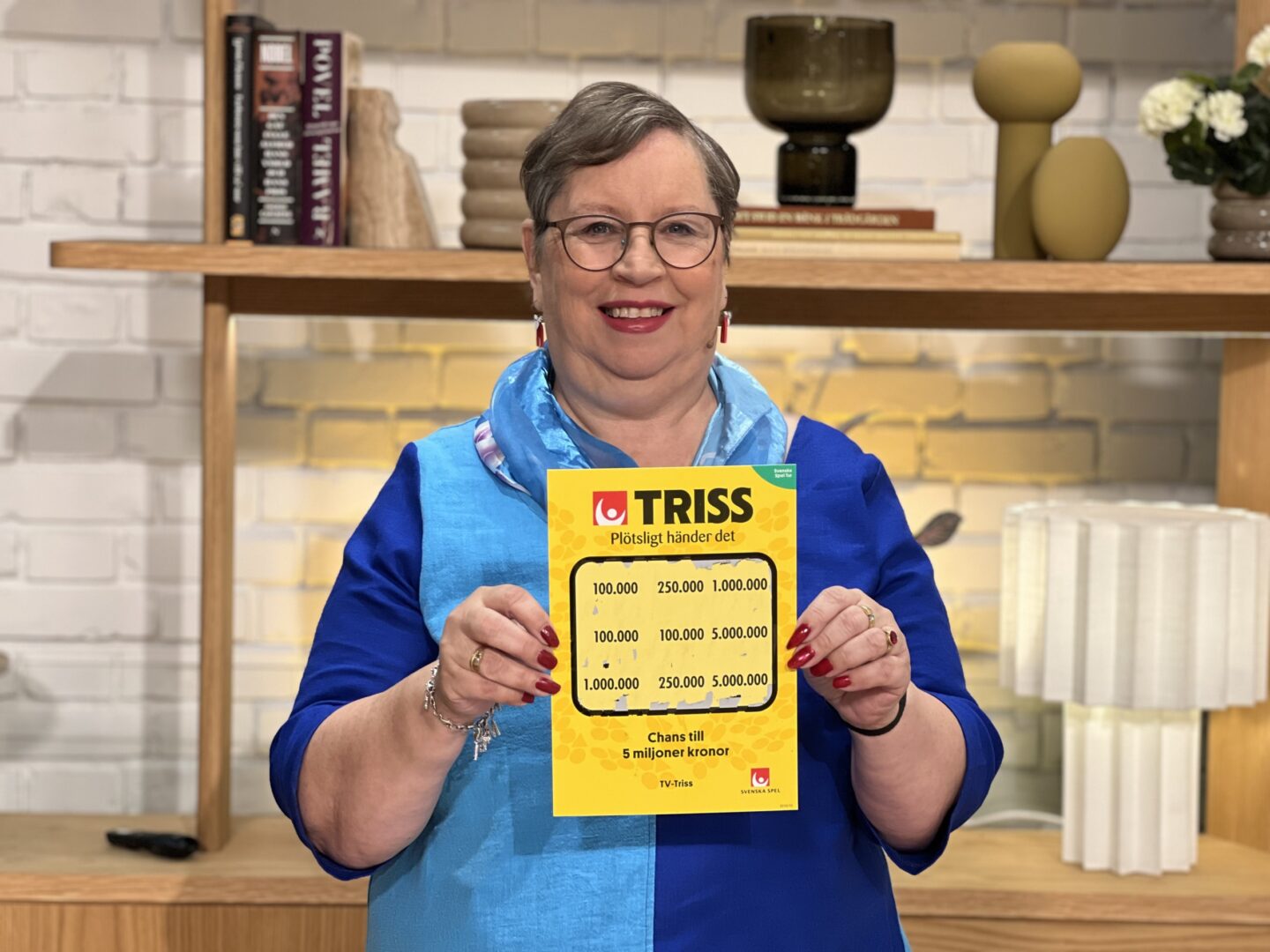 Ann-Catrine från Pålkem skrapade hem 100 000 kronor på TV-Triss i Nyhetsmorgon.