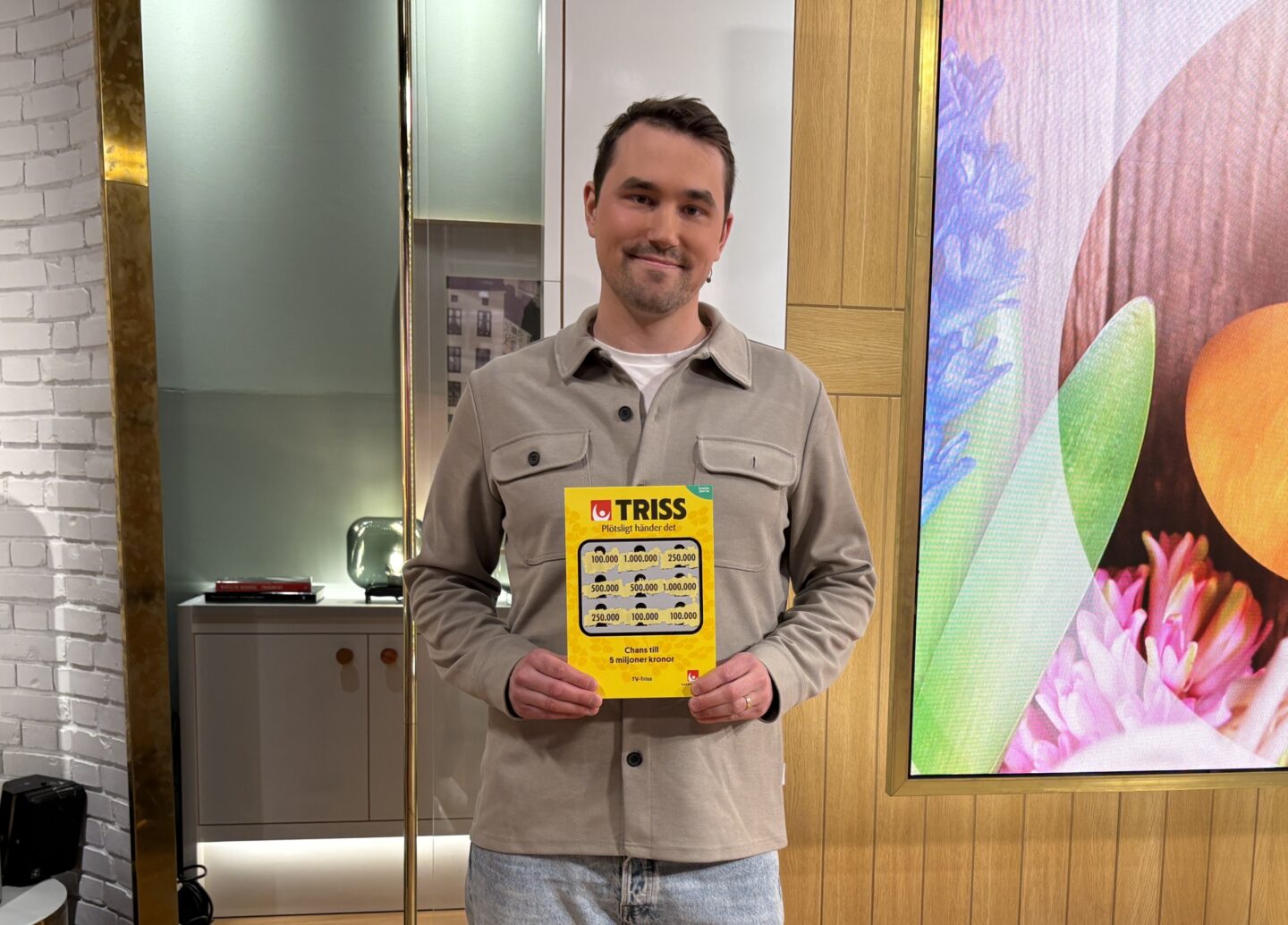 Jesper från Borås vann 100 000 kronor på Triss i tv – planerar semester i USA|