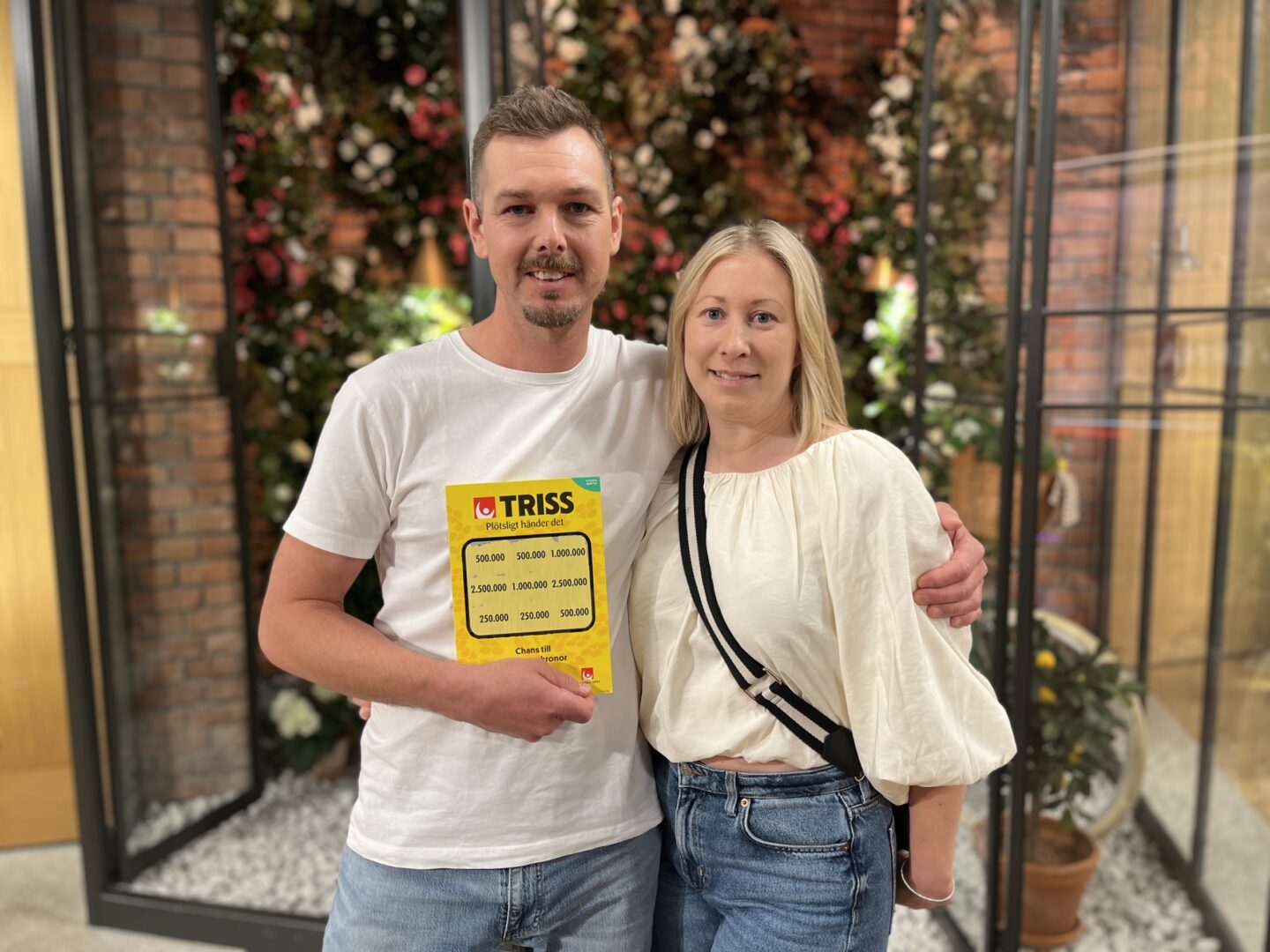 Jonas och Evelina från Ed vann en halv miljon kronor på Triss i tv|