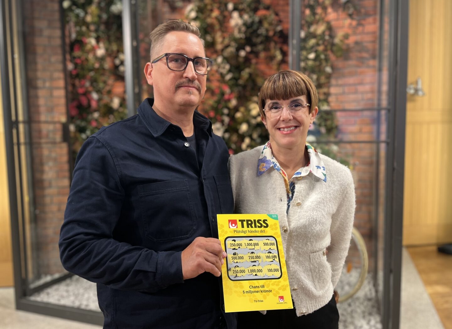 Lars och Helena skrapade fram en kvarts miljon kronor på Triss i tv