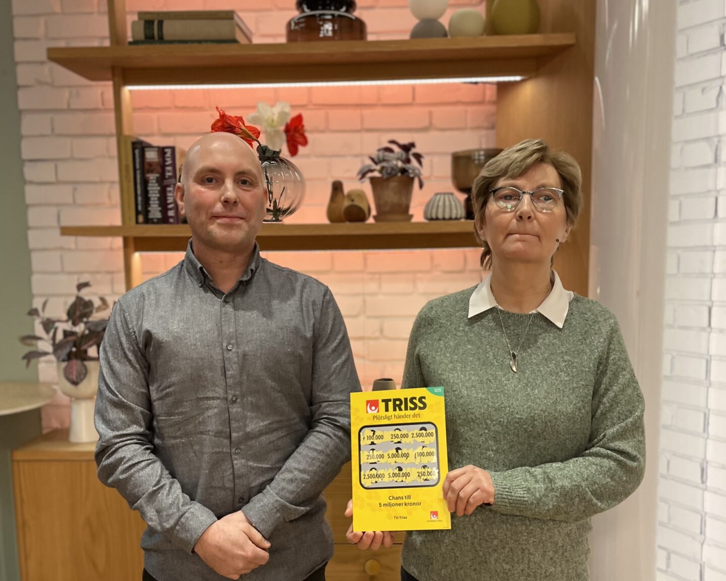 Ylva och hennes son Oskar vann en kvarts miljon på Triss i tv