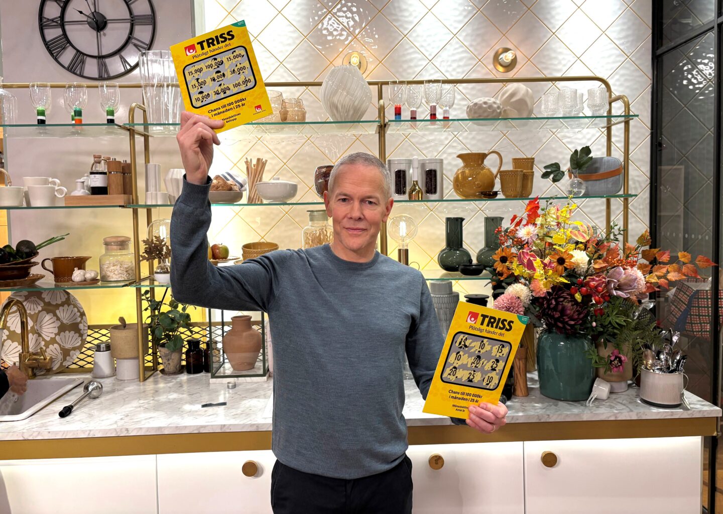 Vetlandabon Rigmor vann 1,8 miljoner kronor på Klöver-Triss – firar med familjen