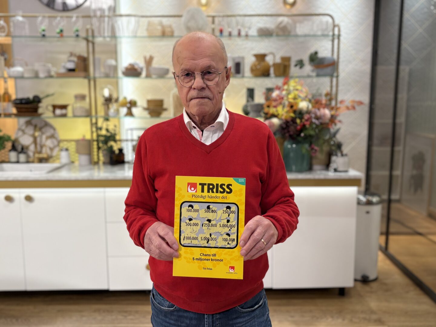 Sacke från Kiruna skrapade fram 100 000 kronor på Triss i tv - sätter guldkant på vardagen