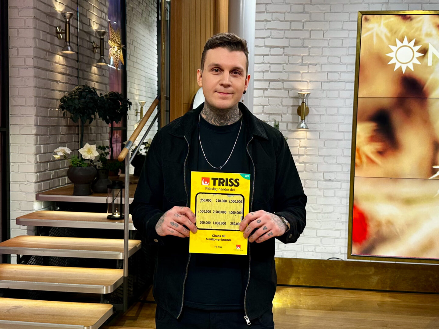 Rörmokaren Pontus från Hallstahammar skrapade fram 250 000 kr i Nyhetsmorgon – nu väntar familjens första resa utomlands.