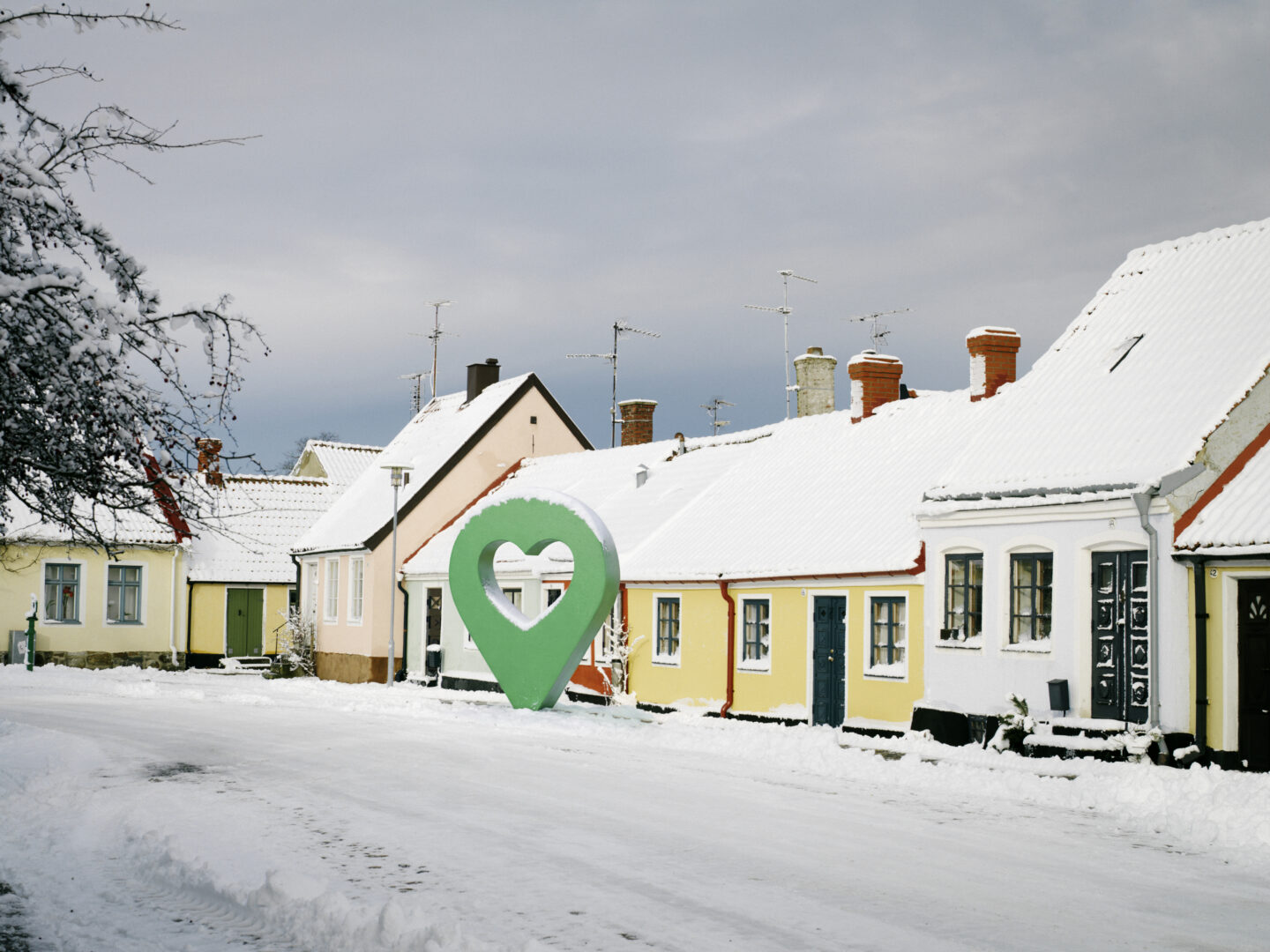 Kvinna i Vaggeryds kommun vann en kvarts miljon kronor på Lyckoplatsen - med sitt barndomshem i Västerås
