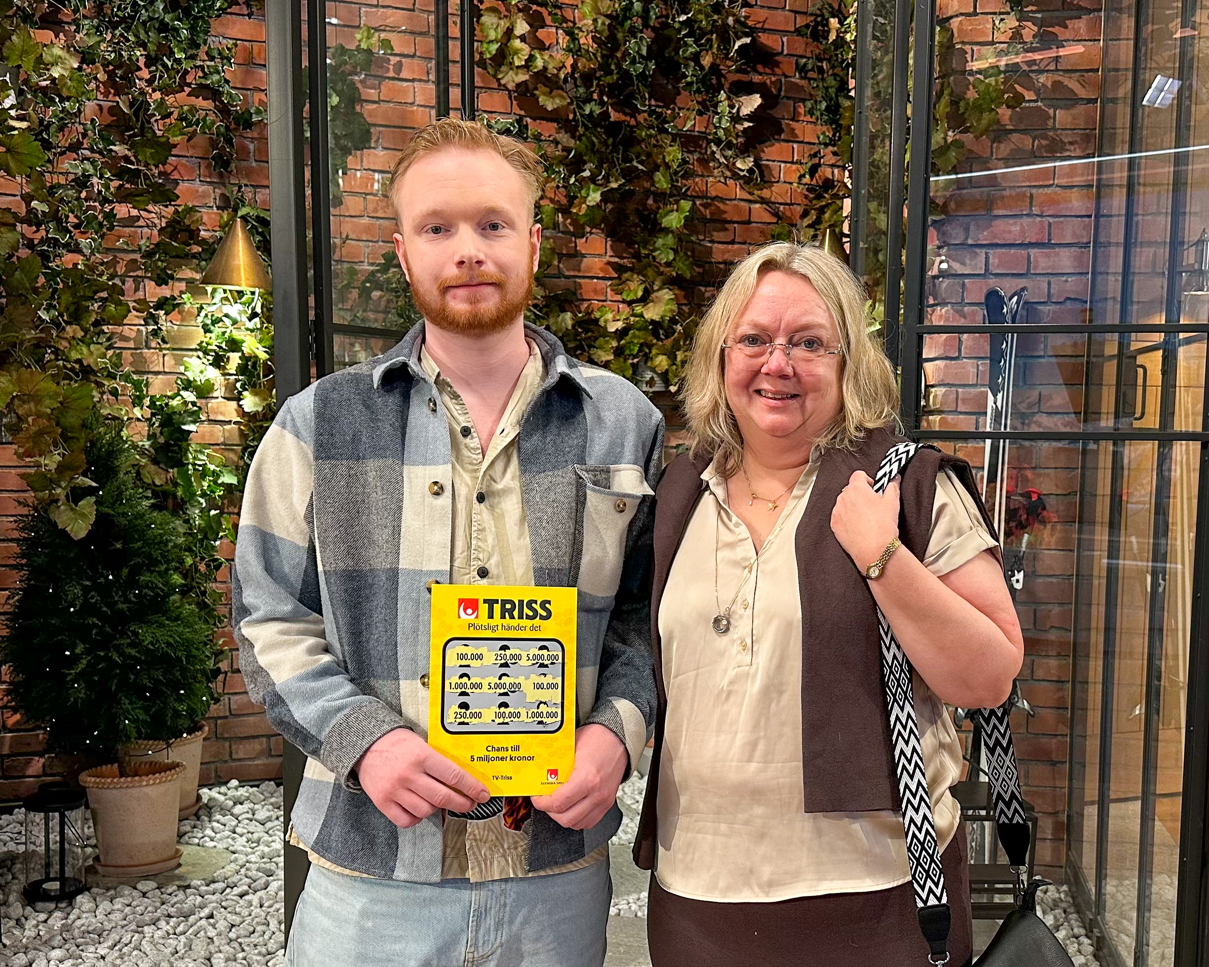 Ulrika från Jönköping vann 100 000 kronor på Triss i tv i TV4 Nyhetsmorgon. Nu planerar hon en resa med hela familjen tack vare vinsten.