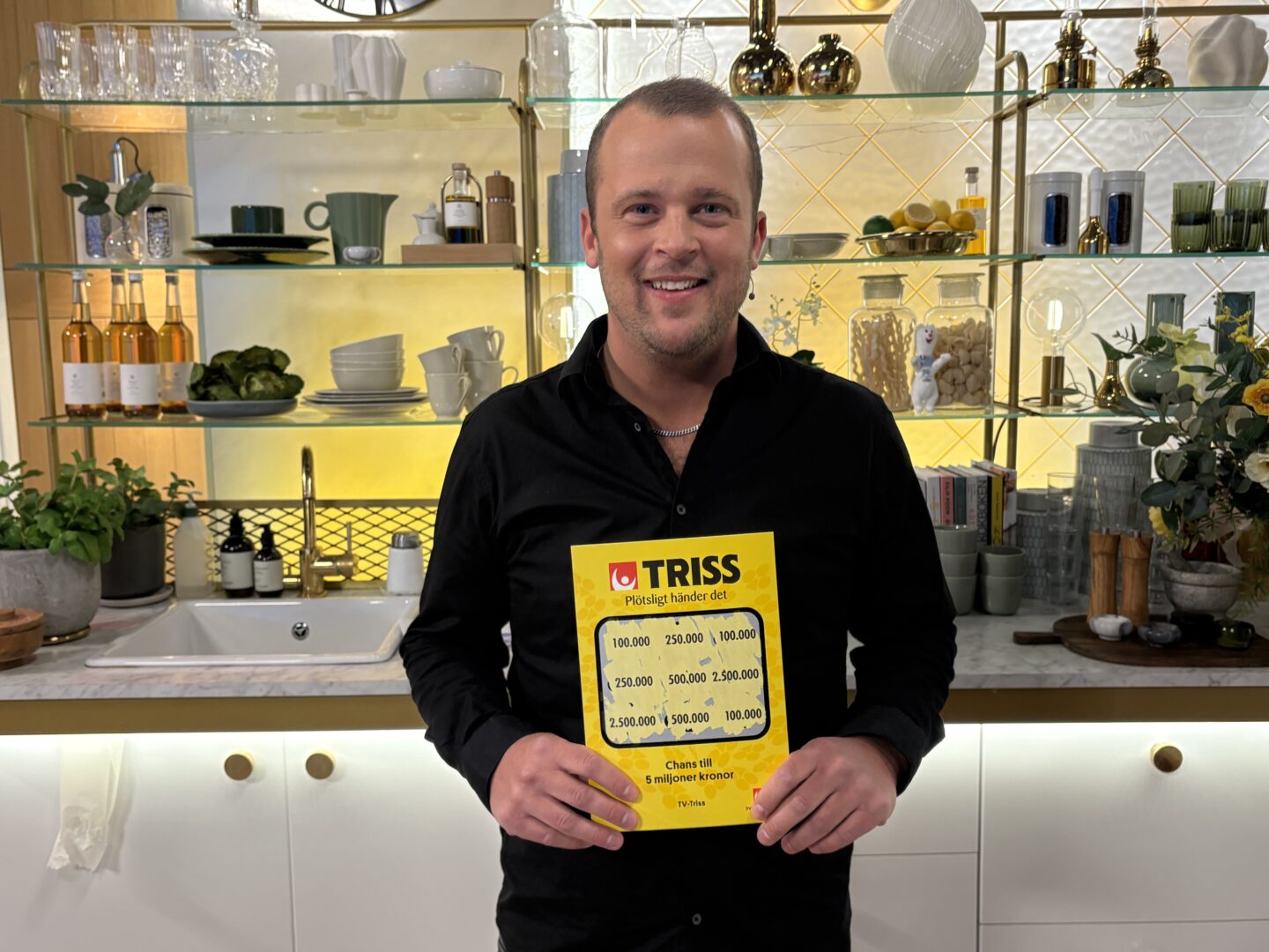 Fredrik från Mölndal skrapade fram storvinst på Triss i tv – vinsten går till att resa