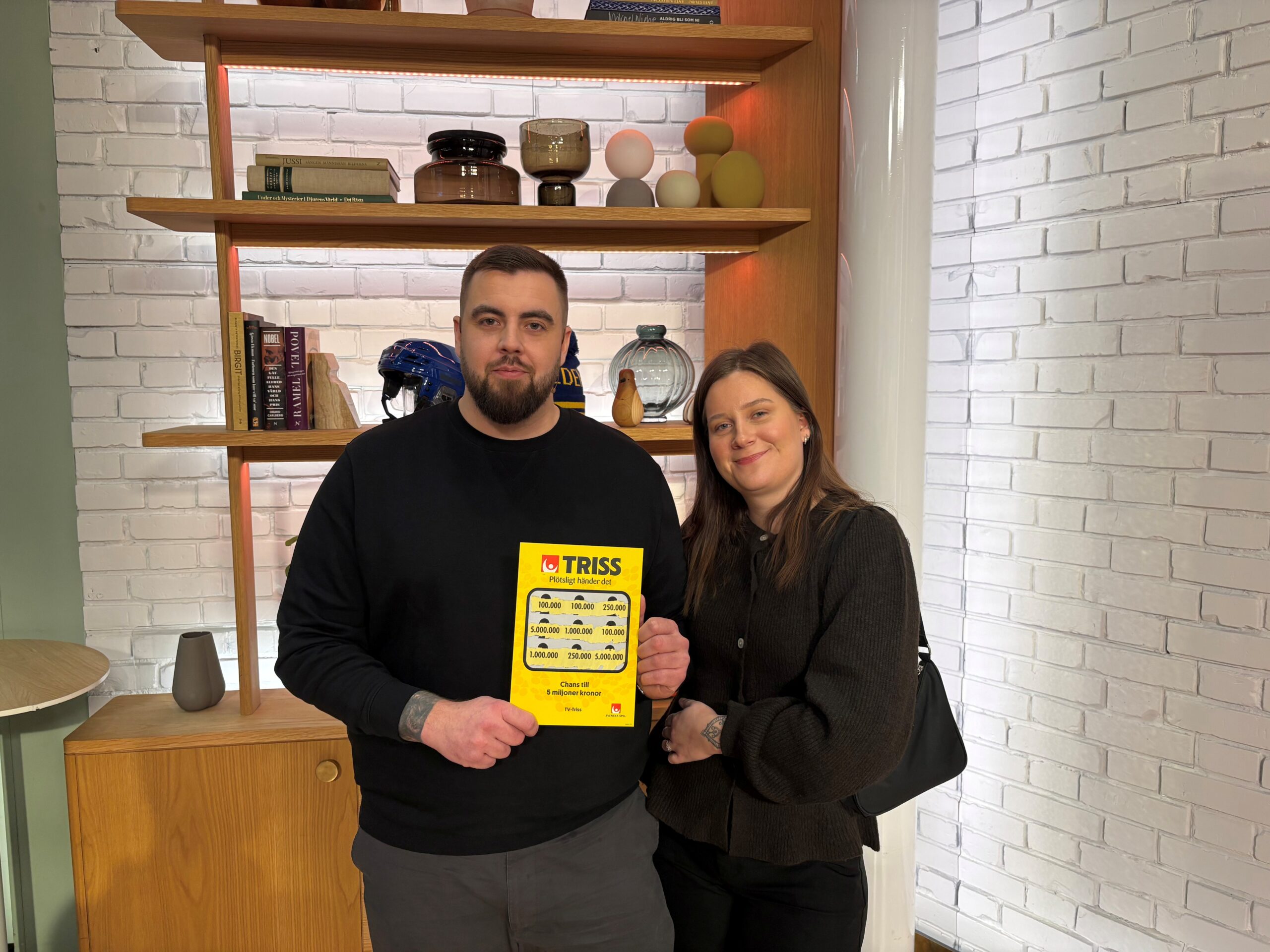 Skelleftebon Pontus skrapade Triss i tv – vinsten går till sommarens bröllop