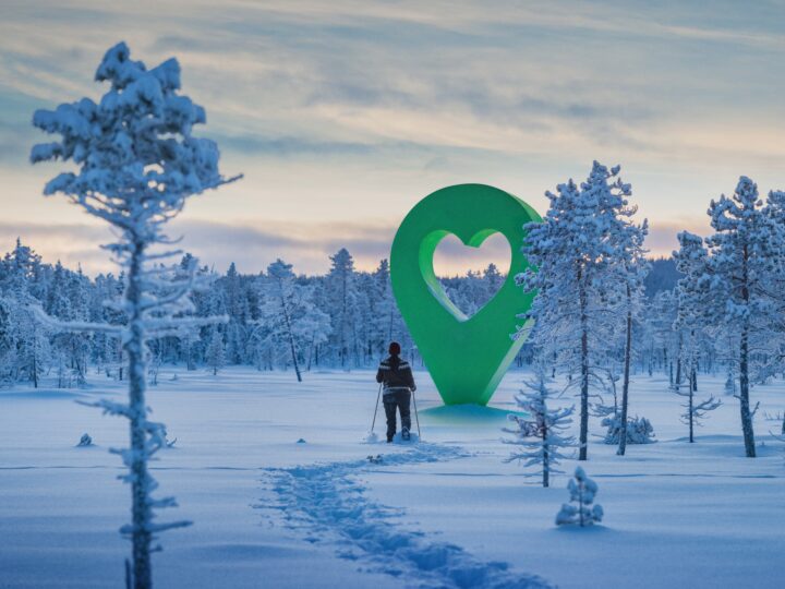 Efter att ha spelat med sitt hem som lyckoplats vann en man i Ånge kommun en toppvinst på 100 000 kronor i Lyckoplatsens stora söndagsdragning. Hemmet, med närhet till både natur och motionsmöjligheter, är mannens lyckoplats där han trivs och vill stanna. Vinsten ska han nu använda till att dela med sig till familjen.