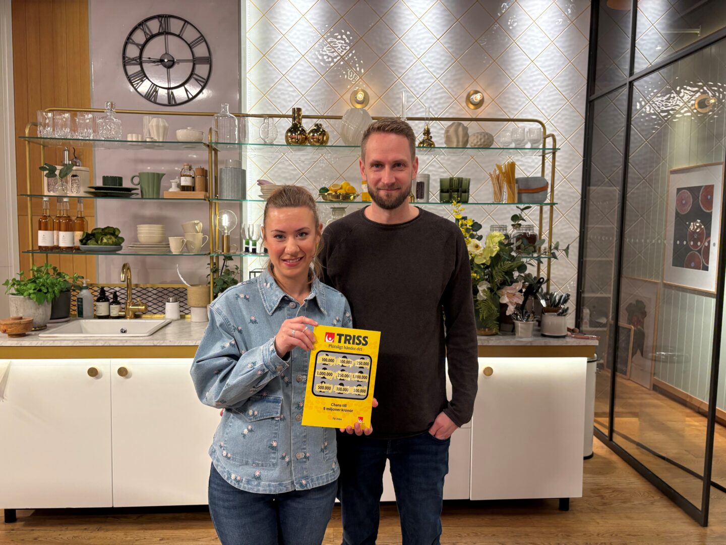 Lisa från Asarum skrapade Triss i tv – vinsten går till solsemester