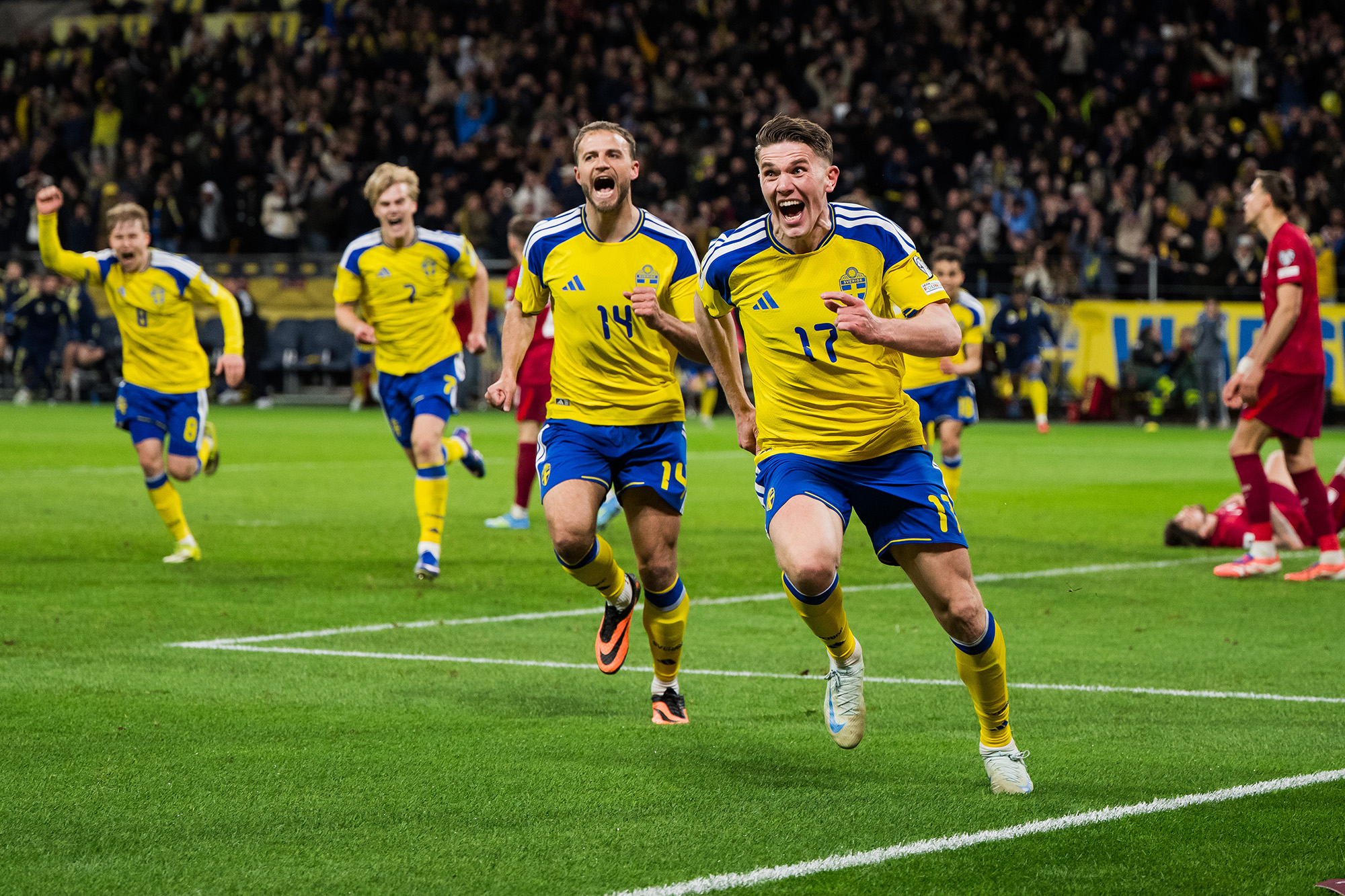 Viktor Gyökeres firar efter 3–2 under playoff-finalen i kvalet till fotbolls-VM mellan Sverige och Polen den 31 mars 2026 i Stockholm.