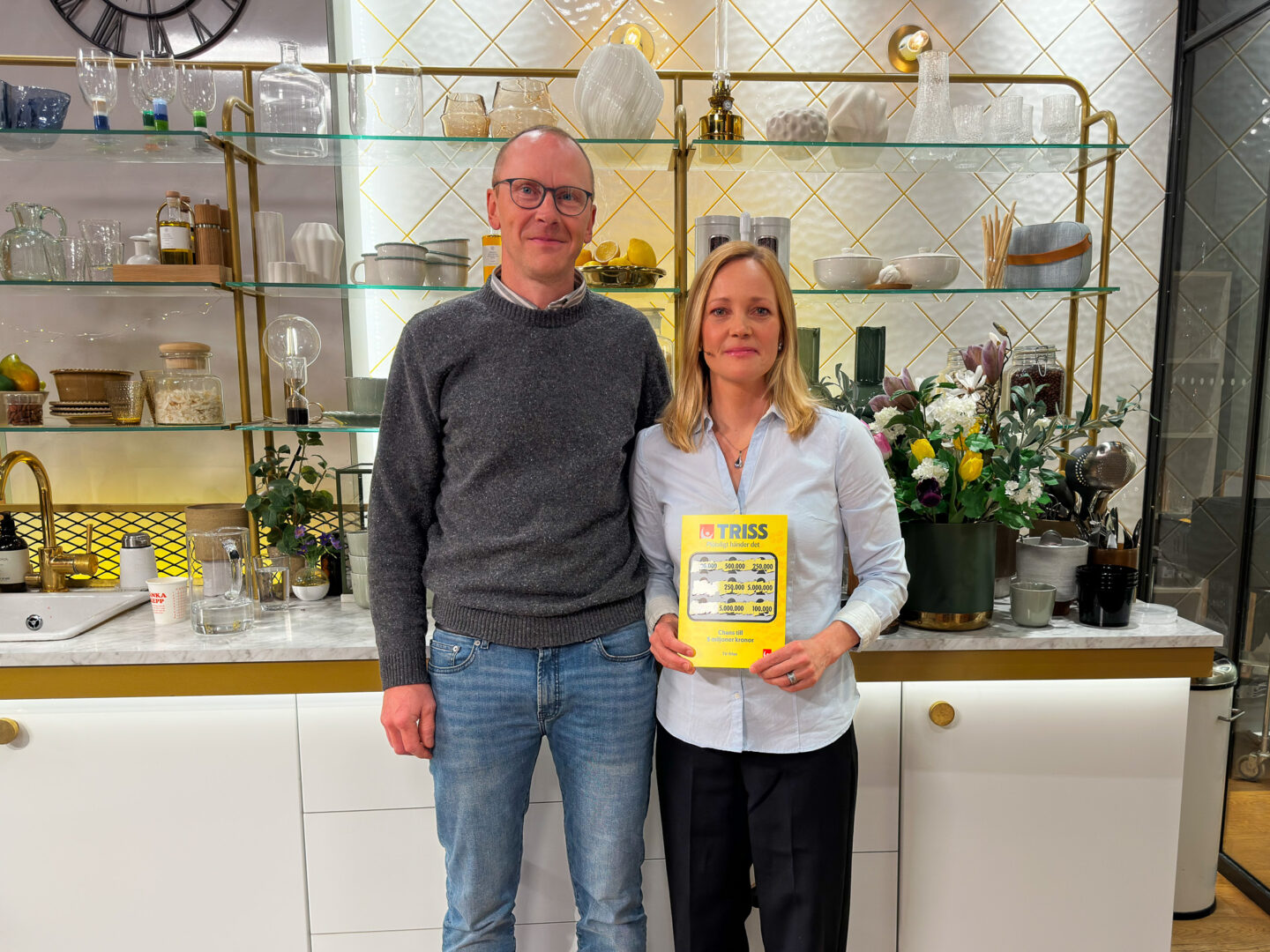 Anna och Andreas från Älandsbro vann 100 000 kronor på Triss i TV4 Nyhetsmorgon. Vinsten ska gå till roliga familjeäventyr tillsammans.