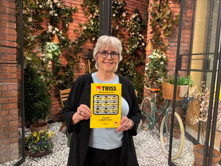 Växjöbon Lena skrapade fram 250 000 kronor på Triss i tv – firar med familjen
