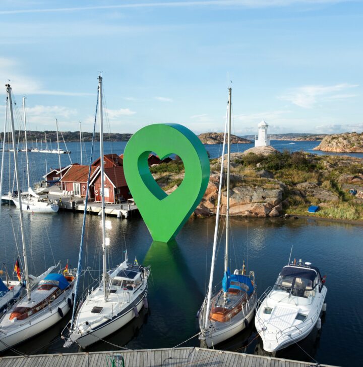 I Lyckoplatsens stora söndagsdragning landade toppvinsten på 250 000 kronor och gick till en man i medelåldern från Jönköpings kommun. Mannen hade spelat med sitt hem som lyckoplats – vilket visade sig bli en riktig fullträff. För vinsten ska han nu resa mot varmare breddgrader.