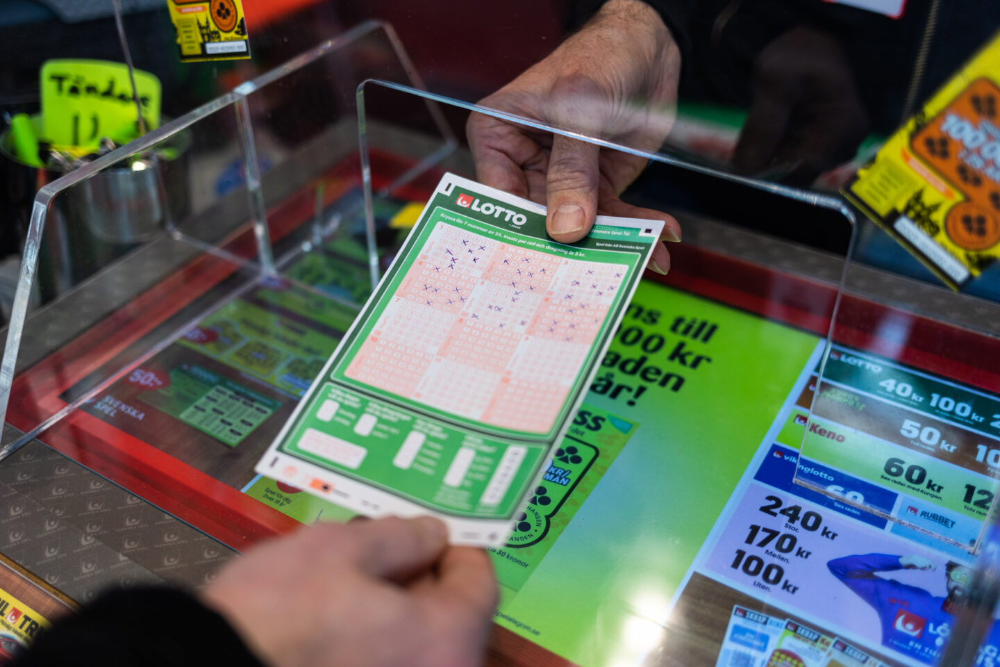 När en man i 80-årsåldern från Jönköpingsområdet prickade in sju rätt på Lotto 1 i juni vann han 1 761 980 kronor.