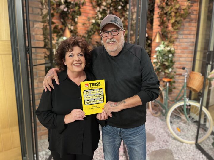 Ann efter att ha skrapat fram 100 000 kronor på Triss i TV4 Nyhetsmorgon.