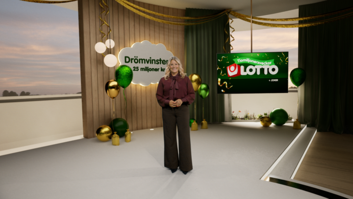 Karin står i Lotto-studion.