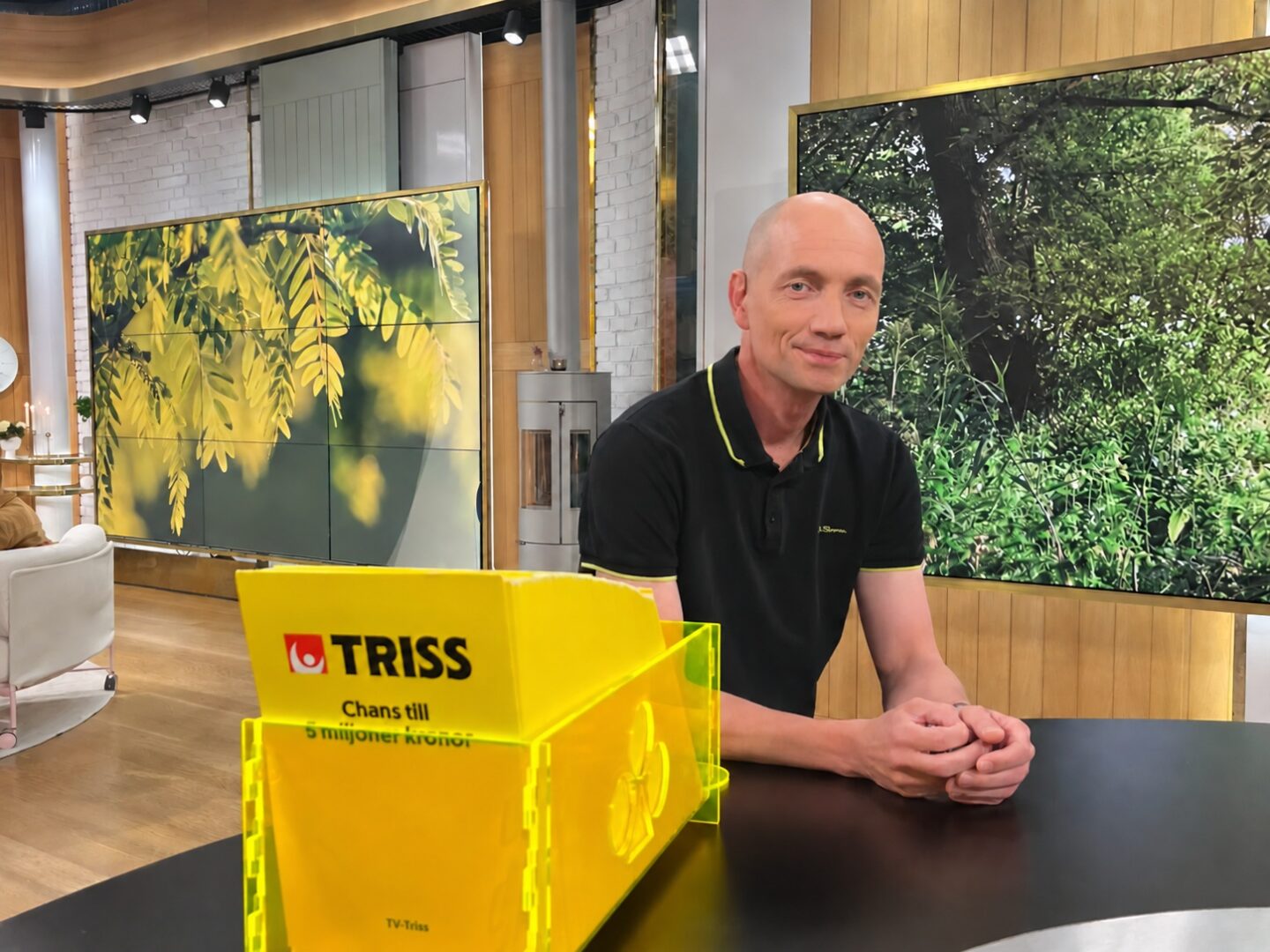 Det var Eriks mamma som från början hade skrapat fram de tre tv-symbolerna och säkrat en plats vid skrapbordet.